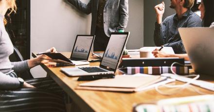 Скучать нам некогда: «старожилы» OCS — о кризисах, их преодолении и поддержке команды